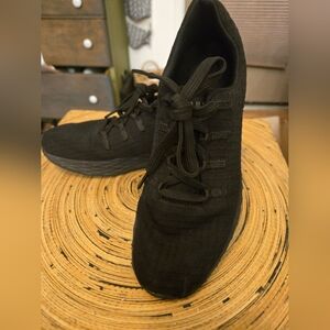 Nobull women's size 7 Allday Ripstop triple black